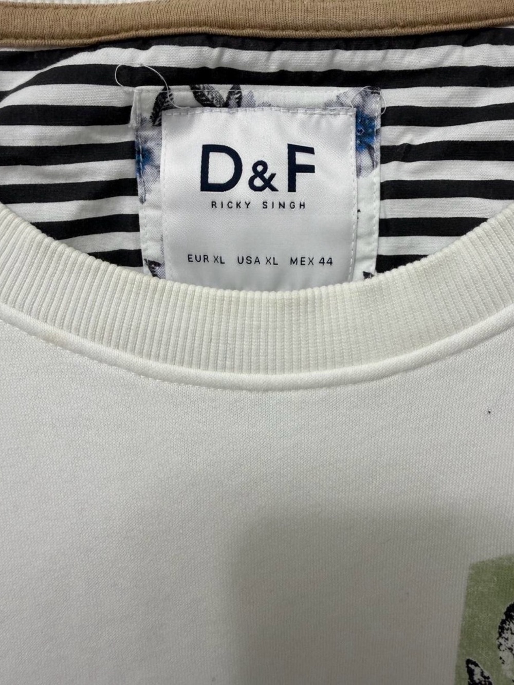 D&F Ricky Singh Graphic Sweatshirt 🤍 - Picture 3 of 8